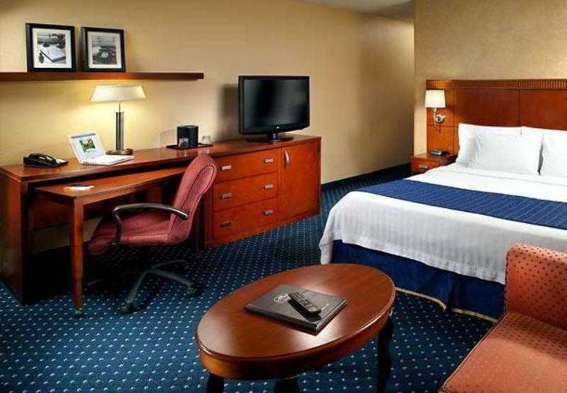 Courtyard By Marriott Atlanta Airport South/Sullivan Road College Park Habitación foto