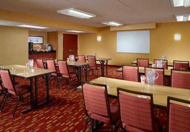 Courtyard By Marriott Atlanta Airport South/Sullivan Road College Park Exterior foto